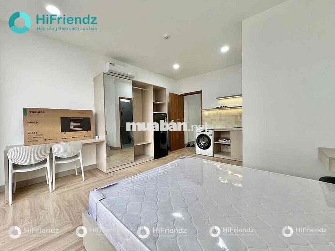 Cho thuê căn hộ Studio ban công cửa sổ ngay Ngã Tư Bảy Hiền - Khu K300