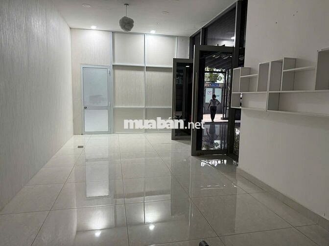 Cho thuê shophouse tại Lý Thường Kiệt, 28 triệu, 100m2