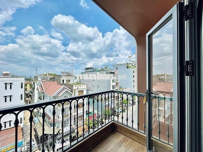 CHO THUÊ CĂN HỘ TÂN PHÚ CÓ BAN CÔNG LỚN THOÁNG MÁT NGAY ĐẦM SEN