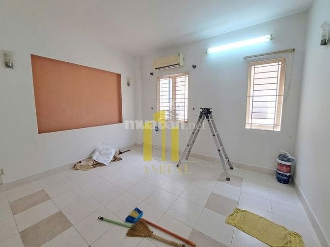 Villa 230m2 Gara 2 Lầu Gần Cầu Sài Gòn Giá 29 Triệu
