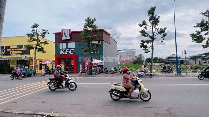 BÁN ĐẤT 2.000M MẶT TIỀN LÊ THỊ HÀ HÓC MÔN TPHCM, CÓ 1.000M THỔ CƯ