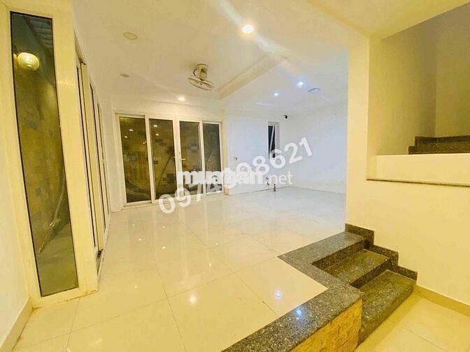 CHO THUÊ NHÀ NGUYÊN CĂN 3 TẦNG 6x15M MẶT TIỀN ĐƯỜNG SỐ P.TÂN PHONG Q7