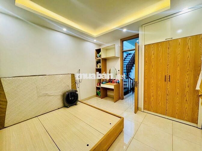 BÁN GẤP NHÀ LÔ GÓC TÔN ĐỨC THẮNG - ĐỐNG ĐA- NGÕ Ô TÔ TRÁNH, KINH DOANH