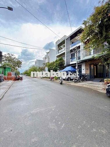 GIÁ ÊM NHẤT KHU HỒNG LOAN CĂN NHÀ TRỆT LẦU HOÀN CÔNG 3 PHÒNG NGỦ