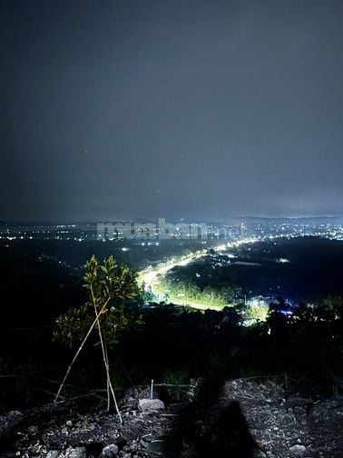 Bán gấp lô đất 1.500m² cạnh hồ Trị An, vị trí đắc địa và tiềm năng 