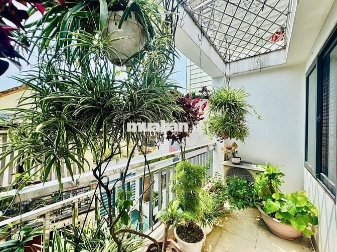 BÁN GẤP NHÀ LÔ GÓC TÔN ĐỨC THẮNG - ĐỐNG ĐA- NGÕ Ô TÔ TRÁNH, KINH DOANH