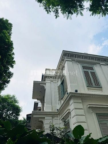 Bán nhà mặt phố Tràng Thi VIP, lô góc 219m2, mặt tiền 19.8m, 215 tỷ