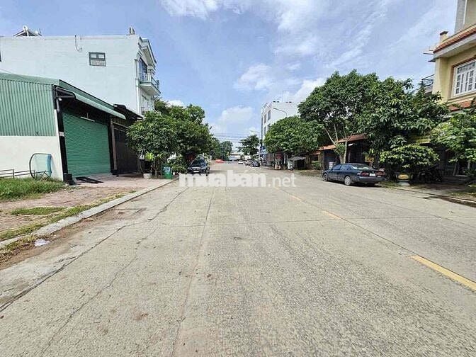 Đất xây Biệt thự khu VinCom Dĩ An, P Dĩ An, Tp Dĩ An.