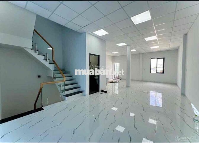 Cho thuê MT Đg Đồng Khởi, Biên Hoà! 3 lầu, có thang máy DT san 500m/2