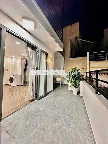 Chỉ 8.3Tỷ- 4 Tầng - Ngang 7m hoành tráng ngay nhà thờ Ba Chuông Lê V