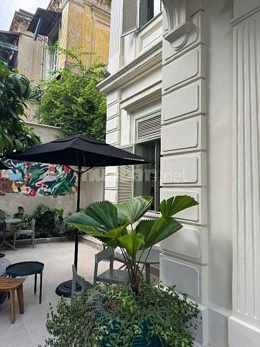 Bán nhà mặt phố Tràng Thi VIP, lô góc 219m2, mặt tiền 19.8m, 215 tỷ