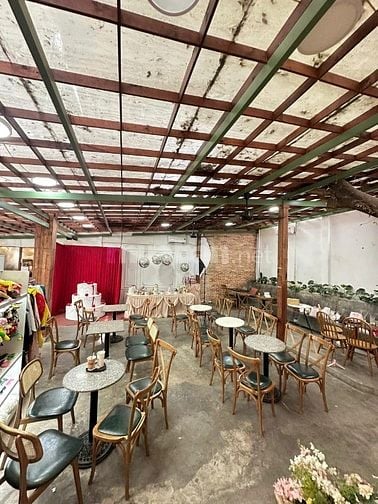 Sang quán café sân vườn nhà gỗ + Photobooth – mặt tiền Phạm Văn Chiêu,