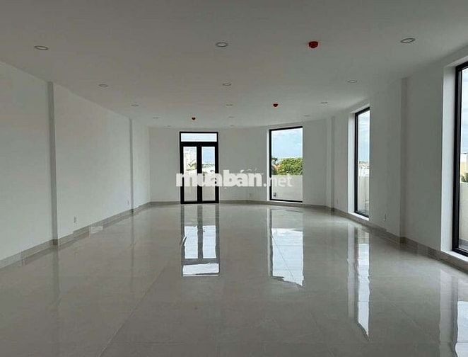 CHO THUÊ BUILDING MỚI XÂY CĂN GÓC 2 MẶT TIỀN Đ.DƯƠNG QUẢNG HÀM