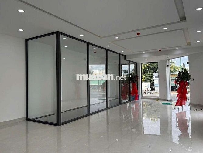 CHO THUÊ BUILDING MỚI XÂY CĂN GÓC 2 MẶT TIỀN Đ.DƯƠNG QUẢNG HÀM