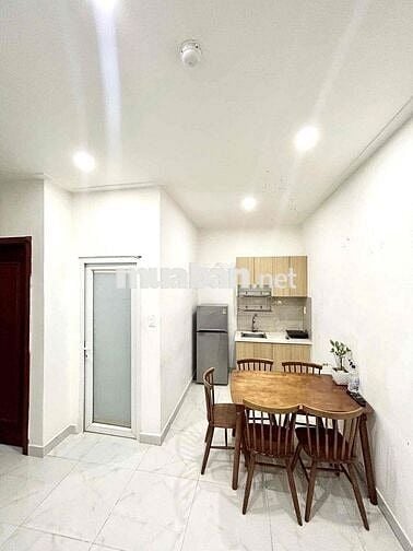 CĂN HỘ 2PN 2WC THANG MÁY HẦM XE BẢO VỆ NGAY KHU SÂN BAY HUFLIT VAA