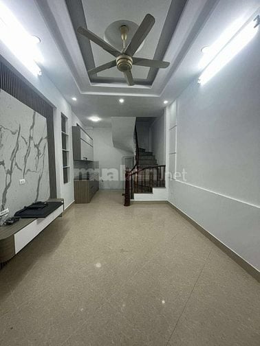 Bán nhà lô góc phố Tam Trinh mới tinh