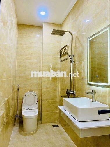 Nhà mới sẵn nội thất, sân ôtô,3pn3wc sân sau , gần UB an phú đông mới