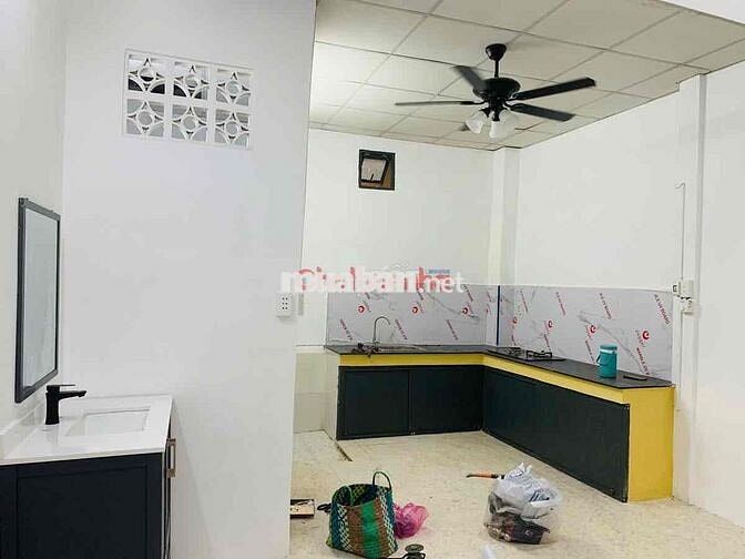 CHO THUÊ NHÀ HẺM XE HƠI TRẦN ĐÌNH XU THUẬN TIỆN KINH DOANH - QUẬN 1