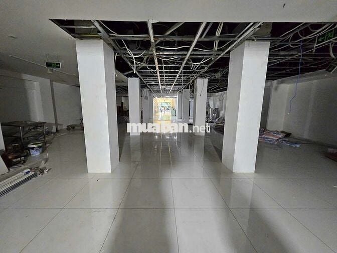 Chính chủ cho thuê mặt bằng Nguyễn Huệ  quận 1 siêu đep