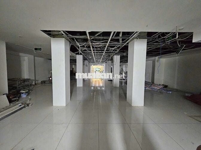 Chính chủ cho thuê mặt bằng Nguyễn Huệ  quận 1 siêu đep