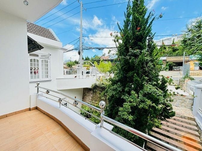 BÁN BIỆT THỰ SÂN VƯỜN TRUNG TÂM ĐÀ LẠT