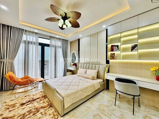 KHU VIP!!! ⭐️Nhà 5 Lầu tuyệt đẹp THANG MÁY Cao cấp hẻm 7m Phan HuyÍch 