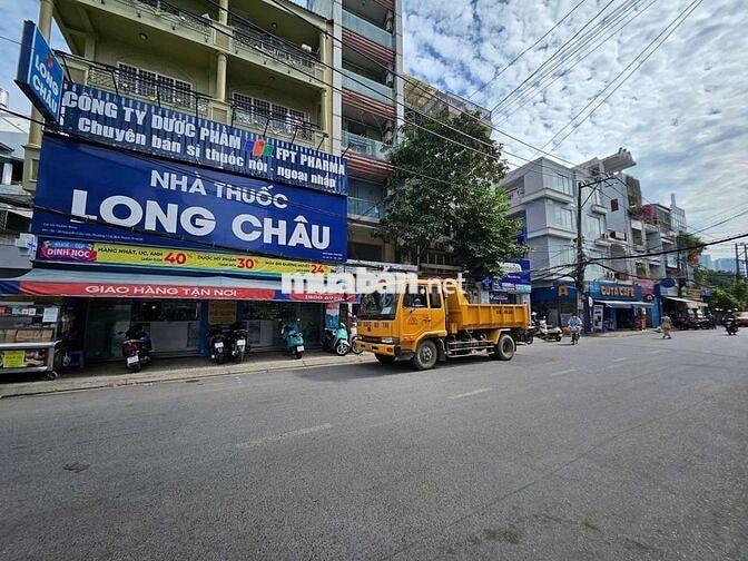 BÁN NHÀ THUỐC TÂY LONG CHÂU ĐC: 26-28 NGUYỄN CỬU VÂN 9×22M HĐT 220 TR