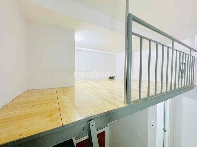 Gác full nội thất, rộng rãi ở 3-4 bạn, có thang máy, hầm xe, mặt tiền