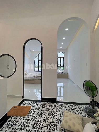 Hạ giá bán nhà mới 100% nội thất châu âu sổ riêng hoàn công đầy đủ