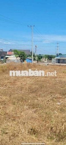 CHÍNH CHỦ GỬI BÁN LÔ ĐẤT 2 MẶT TIỀN TẠI THỊ TRẤN ĐẤT ĐỎ Địa chỉ: Thị t