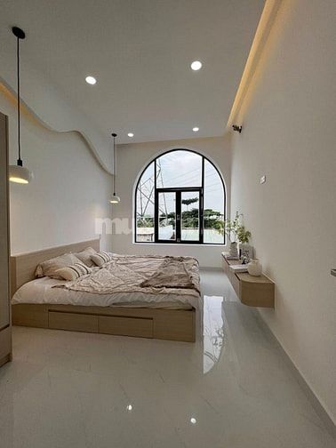 Hạ giá bán nhà mới 100% nội thất châu âu sổ riêng hoàn công đầy đủ