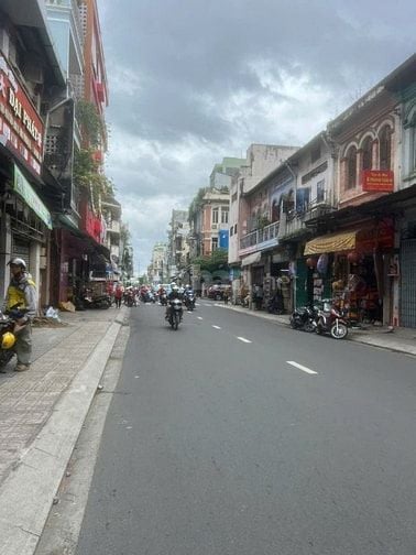 BÁN NHÀ MẶT TIỀN TRIỆU QUANG PHỤC – QUẬN 5