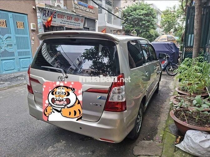 Anh mình bán Inova2015 số sàn, ~100kkm,xe gia đình