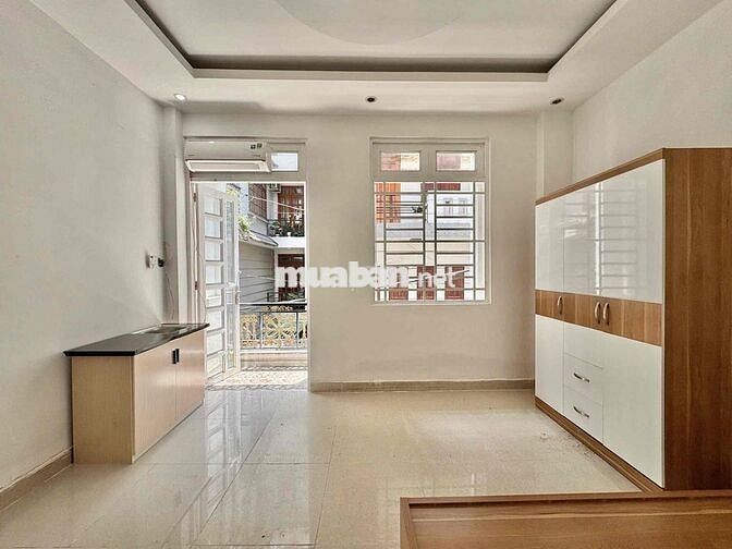 CHO THUÊ PHÒNG STUDIO BAN CÔNG FULL NỘI THẤT GẦN EMART PHAN HUY ÍCH