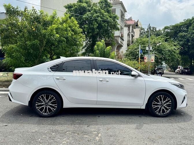 Kia K3 Premium 2024 - Màu trắng -1vkm