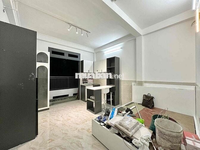 TOÀ NHÀ MỚI XÂY - CHÍNH CHỦ KHÔNG QUA MÔI GIỚI - BANCONG FULL NỘI THÂT