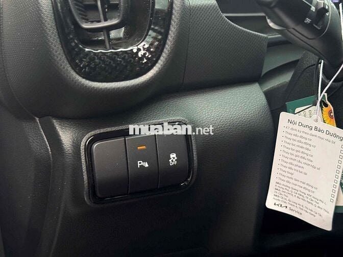 Kia Sonet 2024 1.5 Premium	 - 31000 km