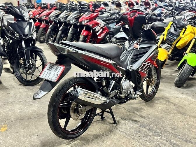 XE MÁYTHANHTÙNG_EXCITER 135 XÁM ĐỎ CÔN TAY BAO ZIN