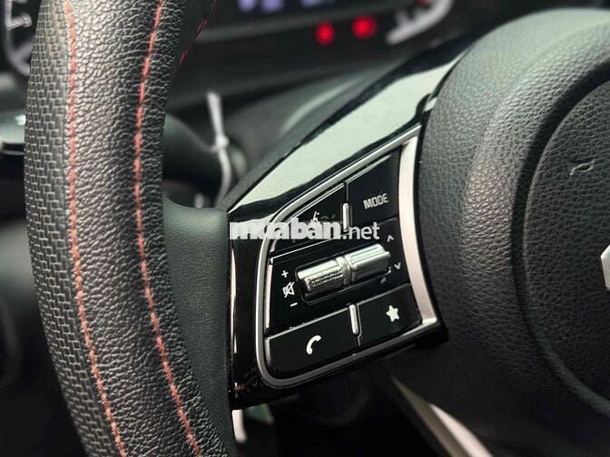 Kia Sonet 2024 1.5 Premium	 - 31000 km