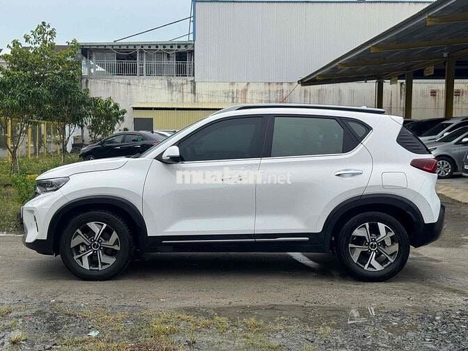 Kia Sonet 2024 1.5 Premium	 - 31000 km
