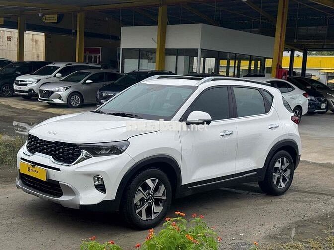 Kia Sonet 2024 1.5 Premium	 - 31000 km