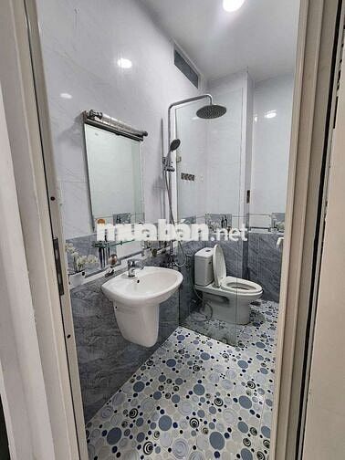 Cho thuê chdv trục trung tâm hành chính Nguyễn Văn Trỗi sát Q1