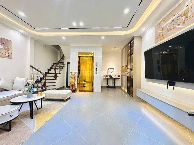 Bán nhà Thái Thịnh, ngõ 3 gác, 7 tầng ful nội thất, mt 5,6m, 15,2 tỷ 