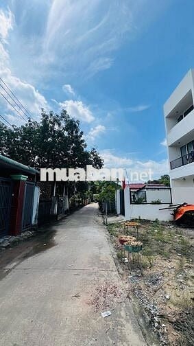 Cần bán lô đất 172,2m2 ngay chợ Chánh Lưu, sát ĐT 741