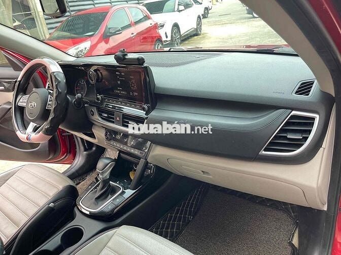 Kia Seltos 2021 Premium 1.4 AT - 50000 km