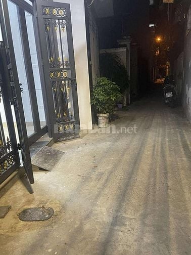 Bán nhà lô góc phố Tam Trinh mới tinh