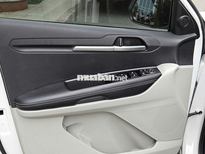 Kia Sonet model 2024 1.5 số tự động trắng đẹp