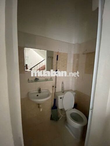 Giá 9tr9 , Trệt 2 Lầu , 2PN , 3WC, Hoàng Hoa Thám Bình Thạnh