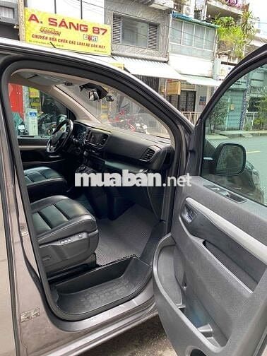 Peugeot Traveller 2019 Luxury - 83000 km