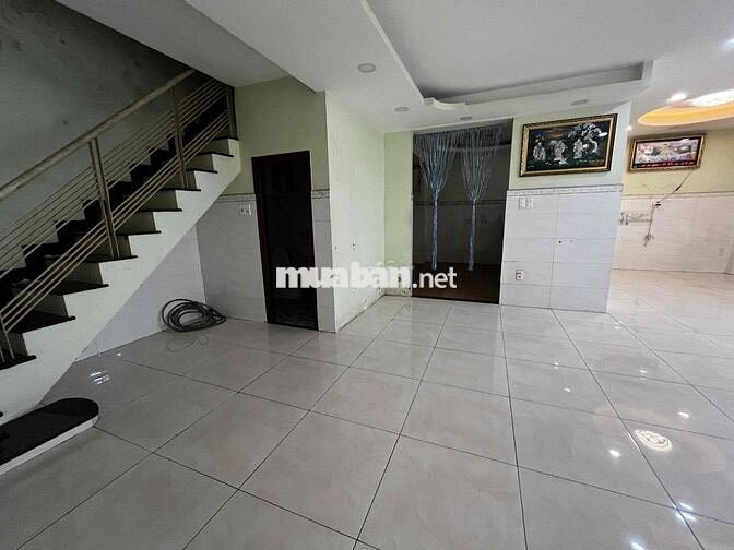 Cho thuê mặt bằng kinh doanh Tân Phú giá rẻ diện tích lớn